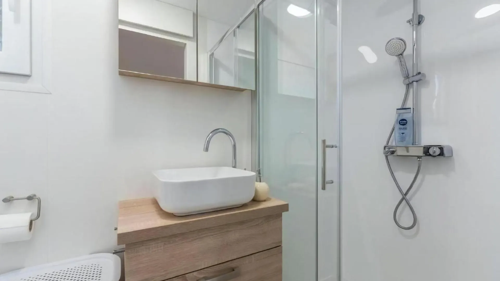 Strandhaus Ive: Beachfront Oasis with Whirlpool and Olive Grove Pula 0*,